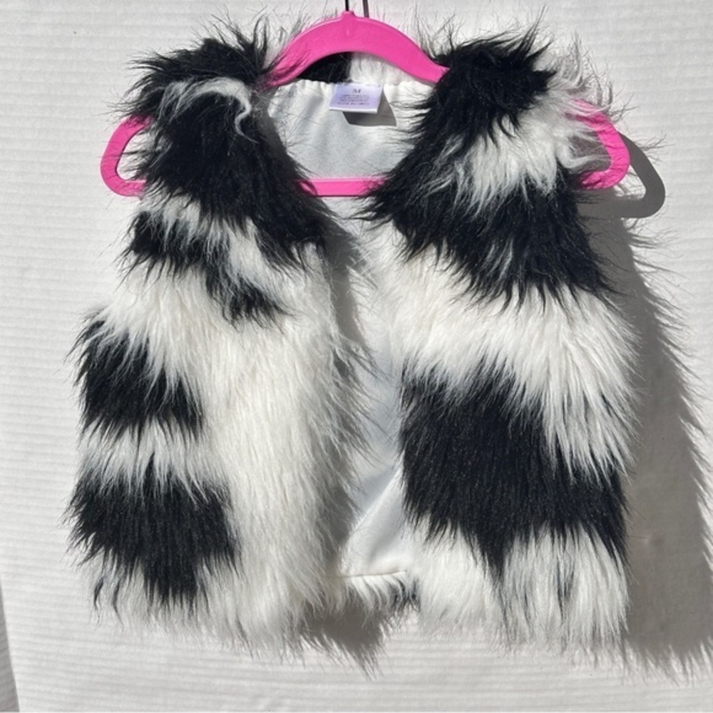 Cruella Dalmatians furry fluffy vest black‎ and white spots CM